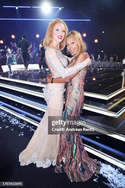 Anna Ermakova and Angela Ermakova attend the German Television Award at MMC Studios on September 28, 2023 in Cologne, Germany.