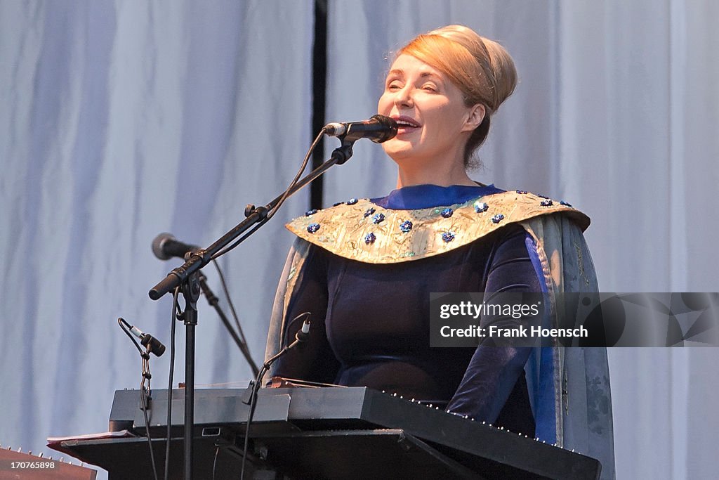 Dead Can Dance Perform In Berlin