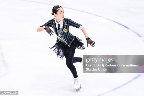 Eunbi Park of Korea performs during the ISU Junior Grand Prix of