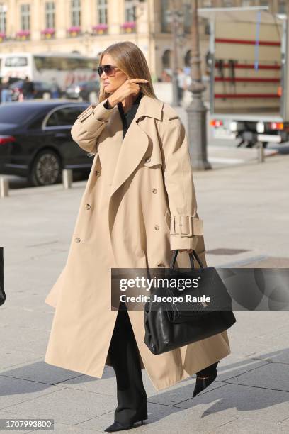 Rosie Huntington-Whiteley is seen during the Womenswear Spring/Summer 2024 as part of Paris Fashion Week on September 29, 2023 in Paris, France.