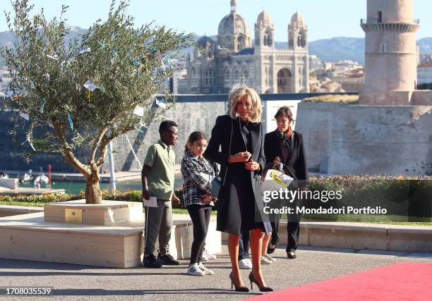 Pope Francis participates in the final session of the Rencontres Mediterraneennes in the Palais du Pharo. The Holy Father is welcomed by the...