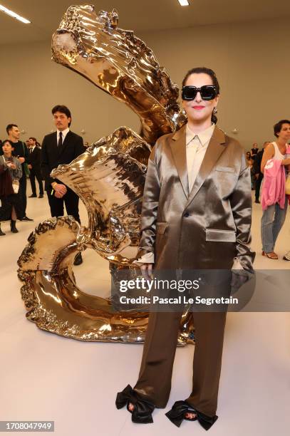 Amira Casar attends the Loewe Womenswear Spring/Summer 2024 show as part of Paris Fashion Week on September 29, 2023 in Paris, France.