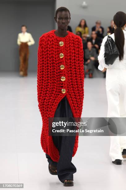 Model walks the runway during the Loewe Womenswear Spring/Summer 2024 show as part of Paris Fashion Week on September 29, 2023 in Paris, France.