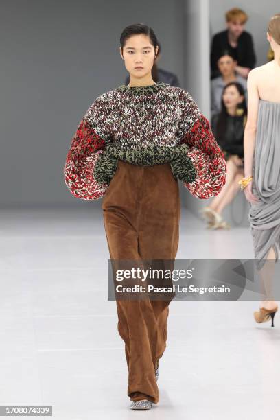 Model walks the runway during the Loewe Womenswear Spring/Summer 2024 show as part of Paris Fashion Week on September 29, 2023 in Paris, France.