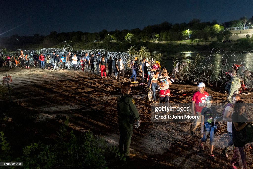 Surge In Migration Overwhelms Texas Border City Of Eagle Pass