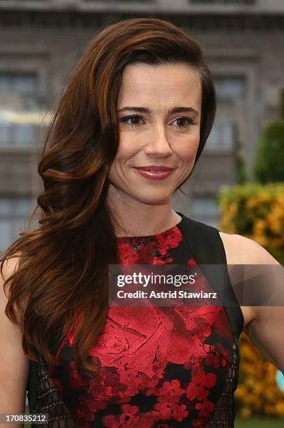Linda Cardellini attends Dramatically Different Party Hosted By Clinique at 620 Loft & Garden on June 18, 2013 in New York City.