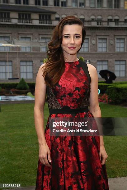 Linda Cardellini attends Dramatically Different Party Hosted By Clinique at 620 Loft & Garden on June 18, 2013 in New York City.