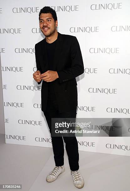 Ben Bronfman attends Dramatically Different Party Hosted By Clinique at 620 Loft & Garden on June 18, 2013 in New York City.