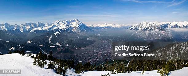 zugspitze and garmish-partenkirchen - bavarian alps stock-fotos und bilder