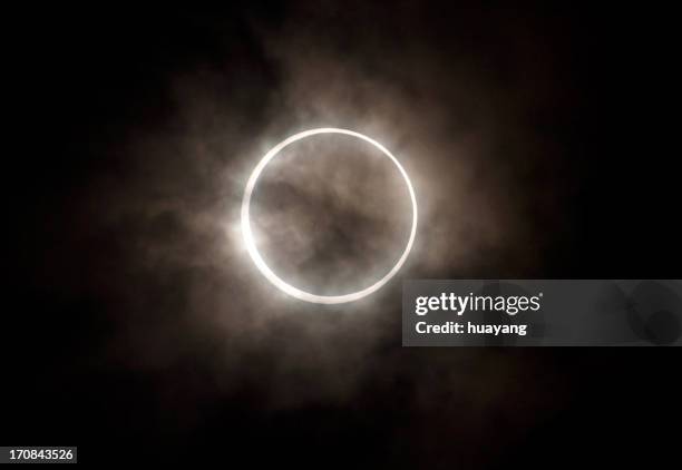 Eclipse Circle Photos and Premium High Res Pictures - Getty Images