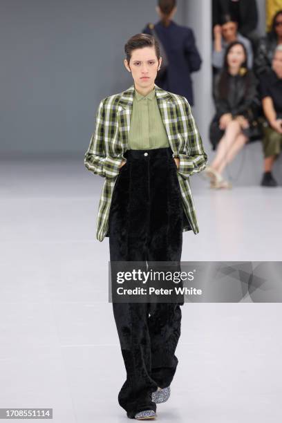 Model walks the runway during the Loewe Womenswear Spring/Summer 2024 show as part of Paris Fashion Week on September 29, 2023 in Paris, France.