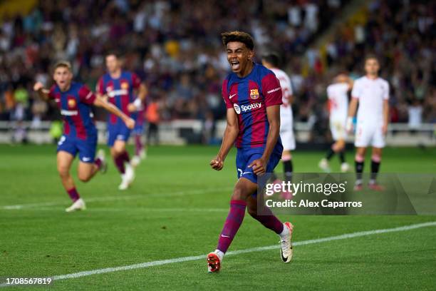 Baof FC Barcelona celebrates after Sergio Ramos of Sevilla FC scored an own goal during the LaLiga EA Sports match between FC Barcelona and Sevilla...