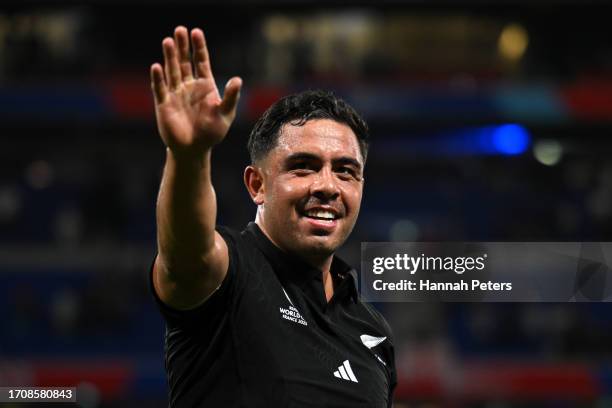 Anton Lienert-Brown of New Zealand acknowledges the fans after the Rugby World Cup France 2023 match between New Zealand and Italy at Parc Olympique...