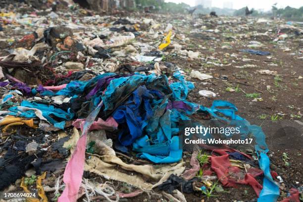 fast fashion waste - sopor bildbanksfoton och bilder