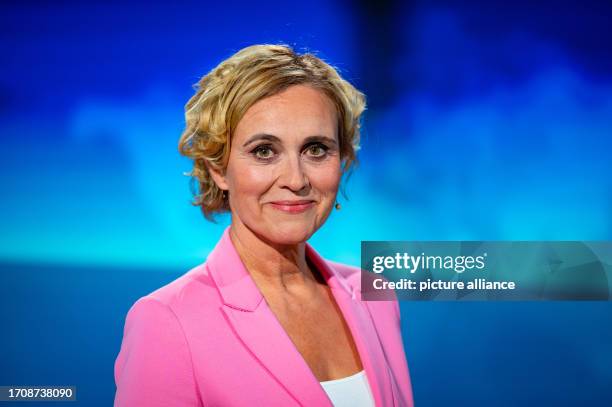 October 2023, Hamburg: Presenter Caren Miosga is about to do her last show in the studio. After 16 years, Caren Miosga has hosted her last...