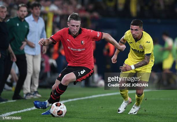 Rennes' French defender Adrien Truffert vies with Villarreal's Spanish forward Yeremi Pino during the UEFA Europa League 1st round day 2 Group F...