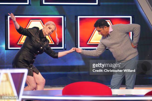 Jason Alexander vs Rosie O'Donnell and Oscar Nuñez vs Lauren Ash" - In a new "The $100,000 Pyramid," former "Seinfeld" star Jason Alexander takes on...