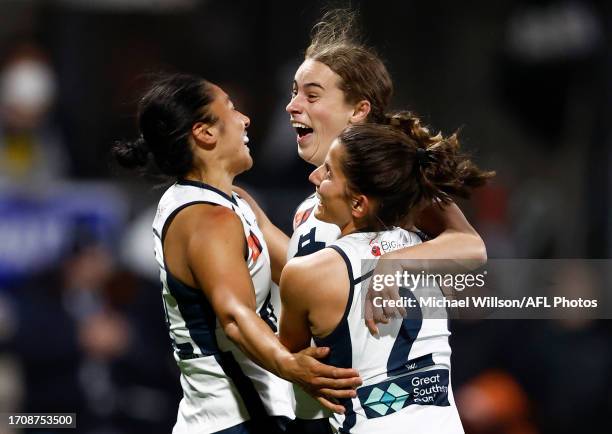 Darcy Vescio, Daisy Walker and Jessica Dal Pos of the Blues celebrate during the 2023 AFLW Round 06 match between the Western Bulldogs and the...