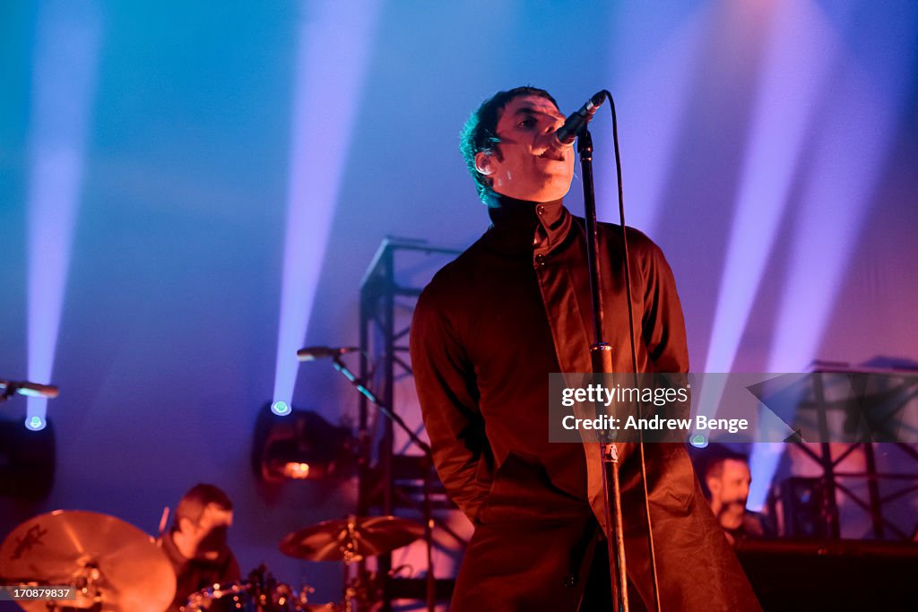 Beady Eye Perform In Manchester
