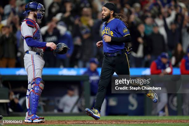 Crawford of the Seattle Mariners scores a run during the third inning against the Texas Rangers at T-Mobile Park on September 29, 2023 in Seattle,...