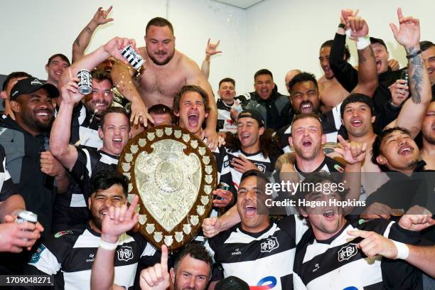 Hawkes Bay celebrate after winning the Ranfurly Shield during the round nine Bunnings Warehouse NPC match between Wellington and Hawke's Bay at Sky...