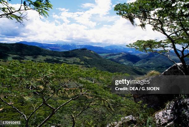 Chimanimani Rocks Chimanimani National Park Photos and Premium High Res Pictures - Getty ...