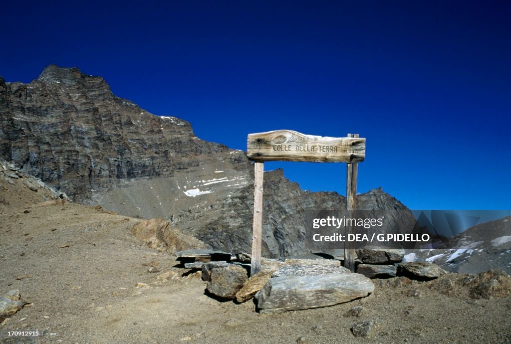Colle della Terra and Mare Percia peak...