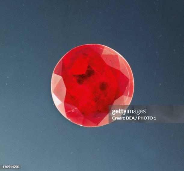 Olding Ruby Ruby Gem Close Up Photos and Premium High Res Pictures - Getty Images