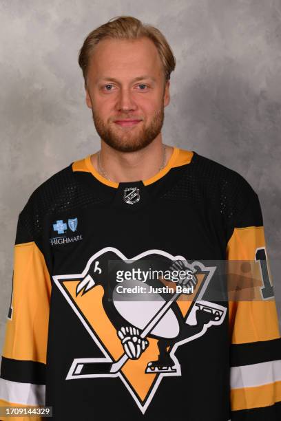Alex Nylander of the Pittsburgh Penguins poses for his official headshot for the 2023-2024 season on September 20, 2023 at the UPMC Lemieux Sports...