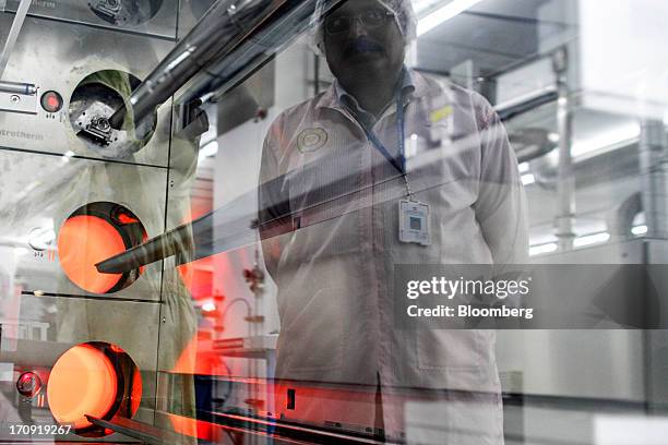 108 Cell Diffusion Stock Photos, High-Res Pictures, and Images - Getty ...