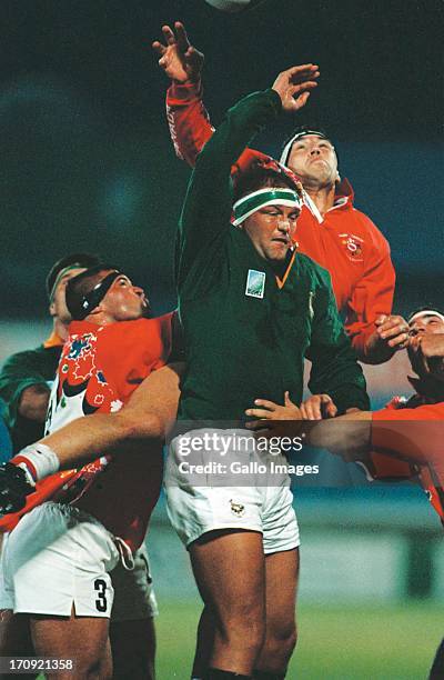 Hannes Strydom in line out during the Rugby World Cup match between South Africa and Canada on June 3, 1995 in Port Elizabeth, South Africa.