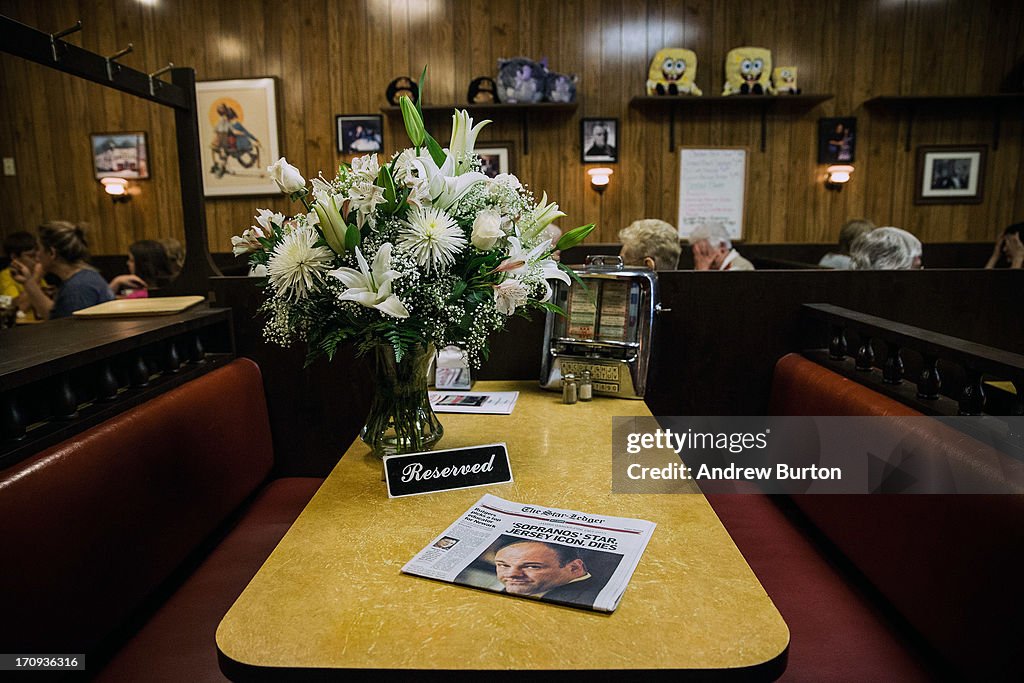 Fans Pay Homage To James Gandolfini At Restaurant Where Soprano's Finale Filmed