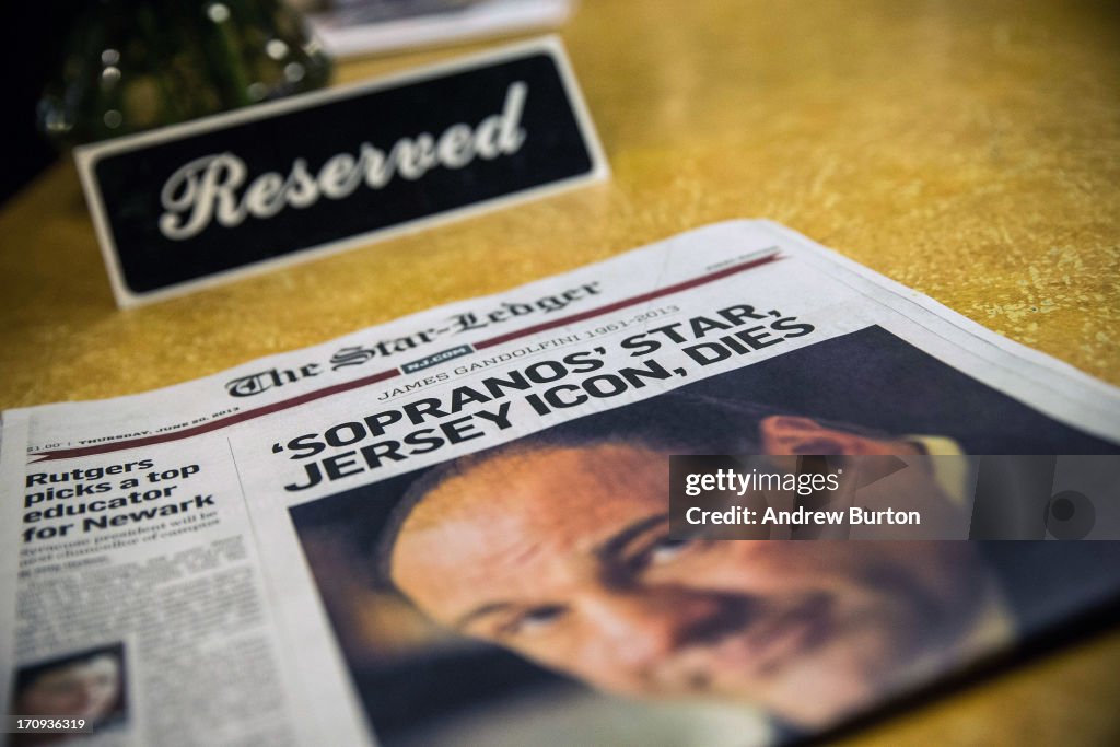 Fans Pay Homage To James Gandolfini At Restaurant Where Soprano's Finale Filmed