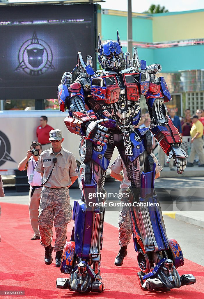 Transformers The Ride - 3D Grand Opening Celebration