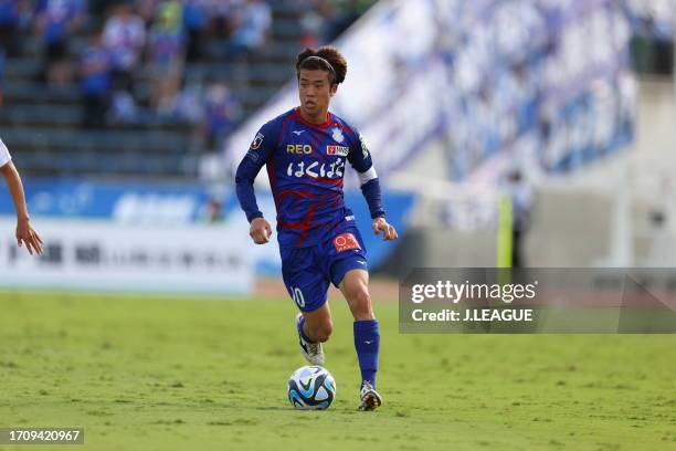 Motoki HASEGAWA of Ventforet Kofu in action during the J.LEAGUE Meiji Yasuda J2 37th Sec. Match between Ventforet Kofu and Mito Hollyhock at JIT...