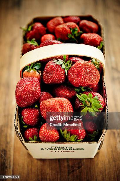 fresas - punnet fotografías e imágenes de stock