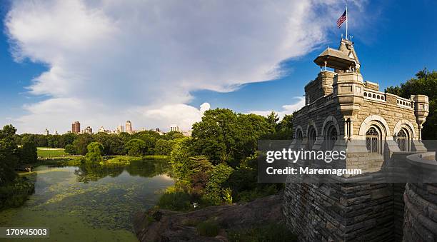 central park, belvedere castle and belvedere lake - belvedere castle manhattan stock pictures, royalty-free photos & images