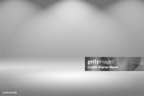 spotlight studio backdrop - cyclo photos et images de collection