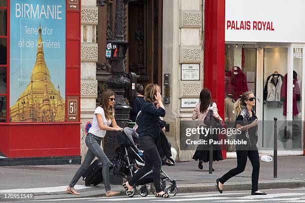 Model Gisele Bundchen is sighted on the 'Avenue de l'Opera' on June 20, 2013 in Paris, France.