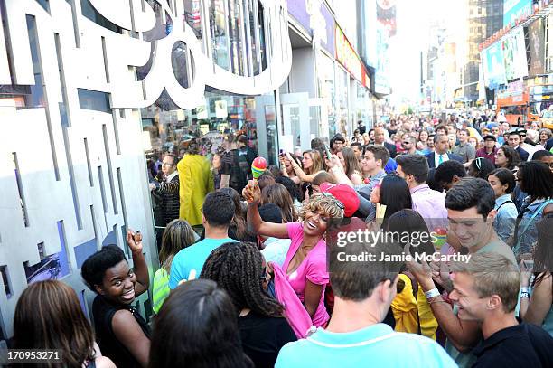 General atmosphere at the MTV, VH1, CMT & LOGO 2013 O Music Awards on June 20, 2013 in New York City.