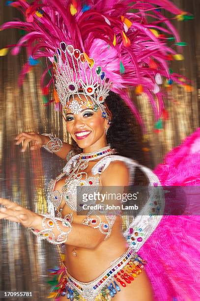 brazil carnival dancer - carnaval brasil stock pictures, royalty-free photos & images