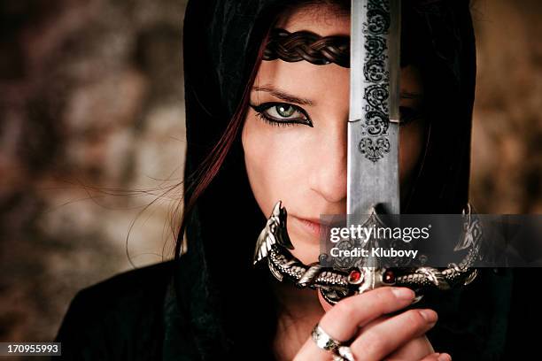 swordswoman - fantasy female photos et images de collection