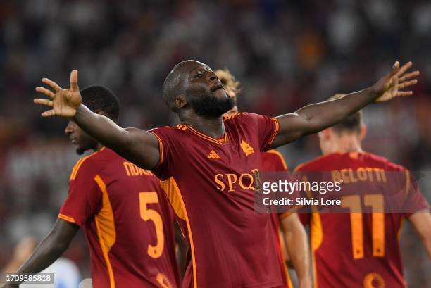 Romelu Lukaku of AS Roma celebrates after scoring goal 6-0 during the Serie A TIM match between AS Roma and Empoli FC at Stadio Olimpico on September...