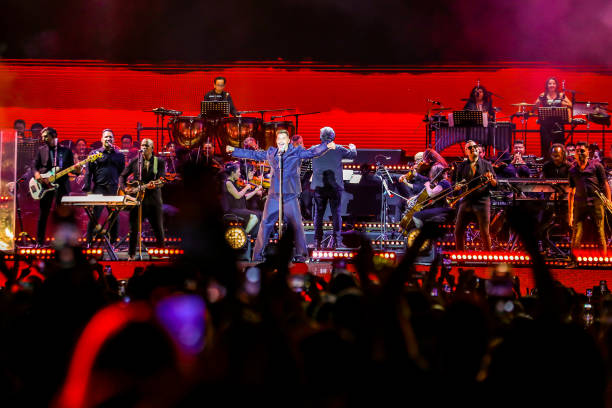 MEX: Ricky Martin 'Sinfónico' - Live in Monterrey
