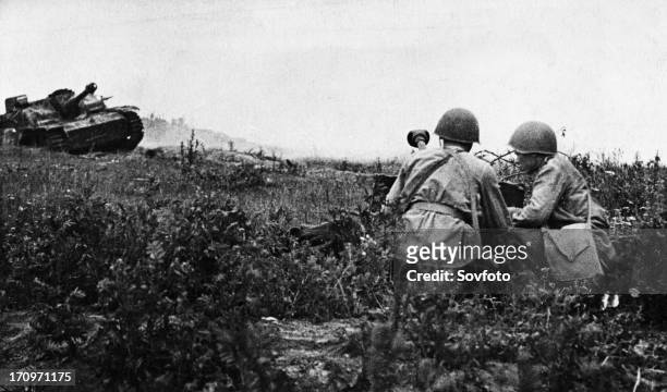World war 2, soviet anti-tank riflemen who disabled a german tank during the orel offensive, august 1943.
