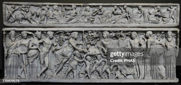 Roman Art. Sarcophagus with Dionysus and Ariadne. Marble. C. 200 A.C. From Vigna Casali, Rome. Carlsberg Glyptotek Museum. Copenhagen. Denmark.