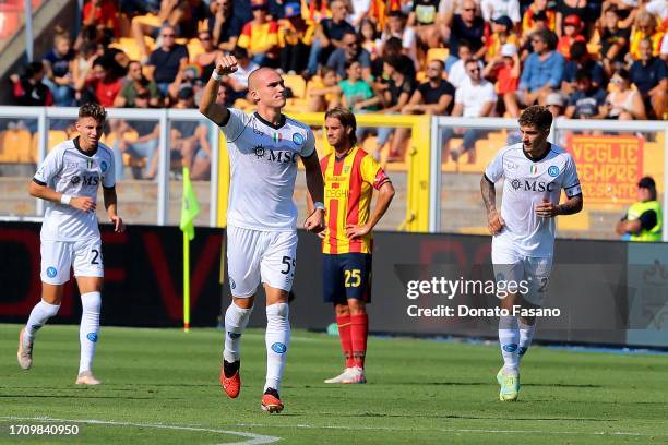 Leo Østigård of SSC Napoli celebrates after scoring a goal during the Serie A TIM match between US Lecce and SSC Napoli at Stadio Via del Mare on...