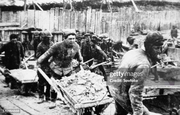 Deported peasants and political prisoners used as slave labor to build the white sea - baltic canal in northern european russia, ussr, 1932.