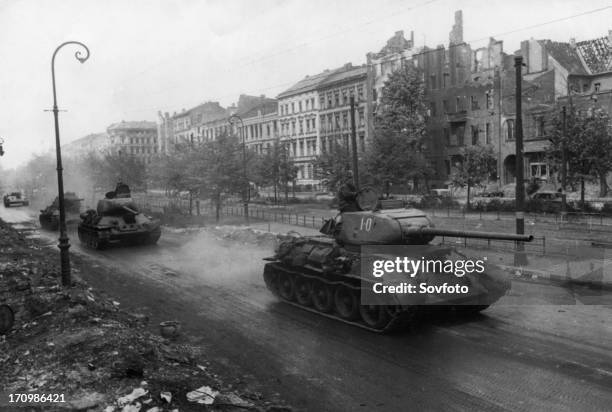 Fall Of Nazi 123 Fall Of Berlin 1945 Stock Photos, High-Res Pictures, and Images ...
