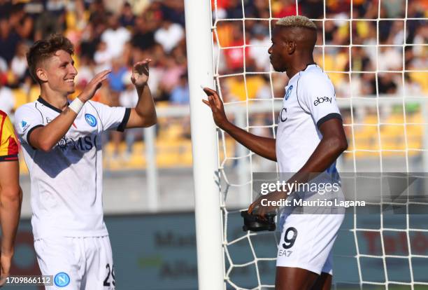 Victor Osimhen of Napoli celebrates after scoring his team's second goal during the Serie A TIM match between US Lecce and SSC Napoli at Stadio Via...